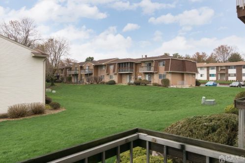 1301 Bradley Ct, Princeton NJ  08540-9547 exterior