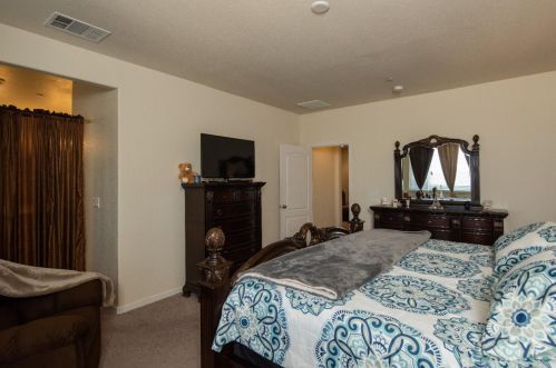 730 Sawtooth St, Manteca CA  95337-7827 exterior