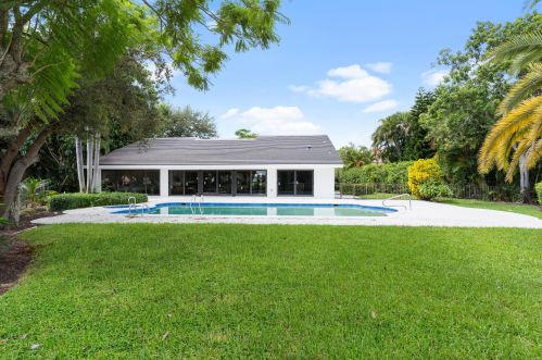 4315 Lakewood Dr, Delray Beach FL  33445-9004 exterior