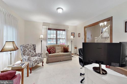 239 High St, Hummelstown PA  17036-2406 exterior