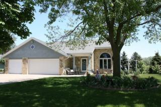 9420 41st St, Hales Corners, WI 53132-9195