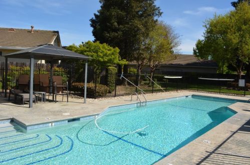 3387 Four Seasons Dr, Turlock CA  95382-9713 exterior
