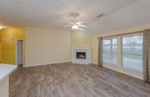 913 Jeffrey Dr, Denton TX  76208-6425 exterior