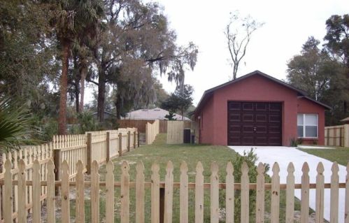 339 Kentucky Ave, Deland, FL 32724-2471