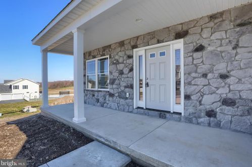 150 Steeple Chase Dr, York Haven, PA 17370