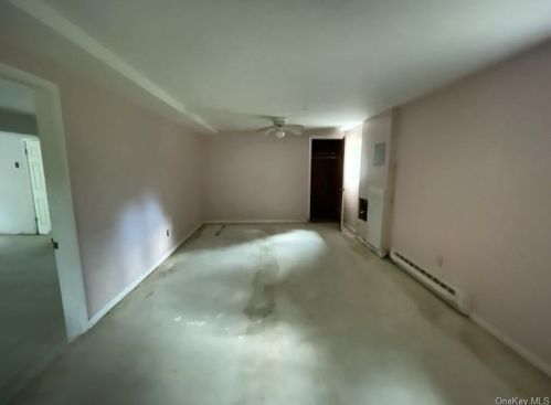 3821 Gomer St, Yorktown Hgts NY  10598-1724 exterior