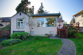 7300 54th Ave, Seattle WA  98118-4705 exterior