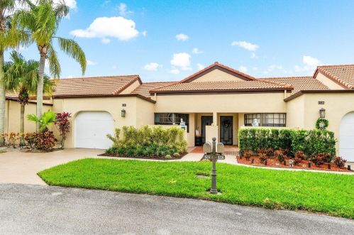 8232 Waterline Dr, Boynton Beach, FL 33472-2320