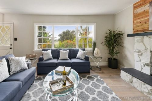 750 Smith Dr, Vista CA  92084-4428 exterior