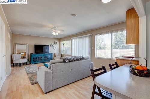 15943 Via Paro, San Lorenzo, CA 94580-2443