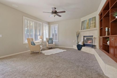 2044 Sugarbowl Way, Lodi CA  95242-4752 exterior