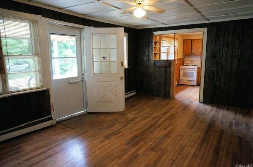 354 Alden Rd, Yorktown Hgts NY  10598-3204 exterior