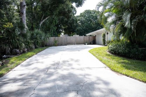 802 Sandpiper Ln, Nokomis, FL 34275-2464