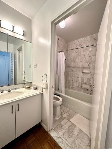 117 57th St, New York NY  10022-2002 exterior