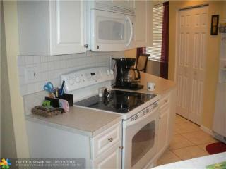 1994 169th Ave, Hollywood FL  33028-2036 exterior