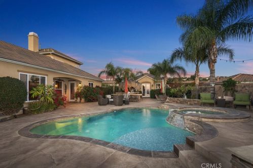 888 Highridge St, Riverside CA  92506-7564 exterior