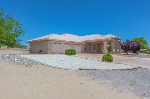 14024 Branding Iron Dr, Helendale, CA 92342-7736