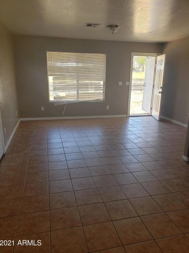 1105 3rd St, Avondale, AZ 85323-2860