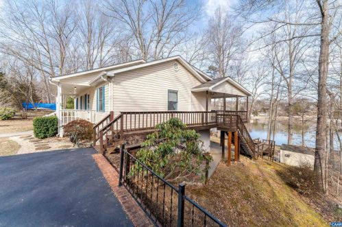 425 Westwood Rd, Stanardsville VA  22973-3063 exterior