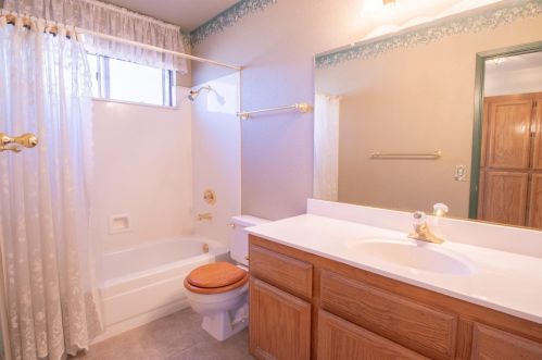 7461 Wynndel Way, Elk Grove CA  95758-1084 exterior