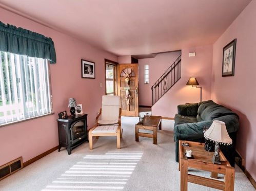 1455 White Oak Dr, Verona, PA 15147-2431