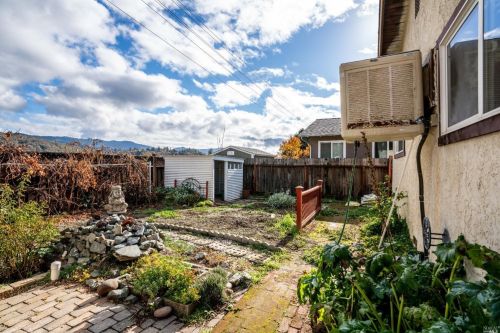 415 Washo Dr, Ukiah CA  95482-5136 exterior