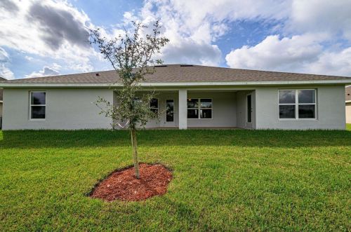 6775 Abigail Ave, Fort Pierce, FL 34983-8335