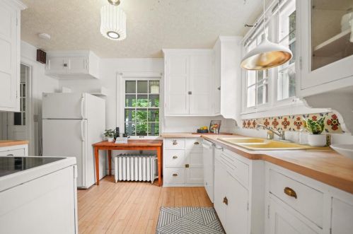 2110 Bascom St, Madison WI  53726-3902 exterior