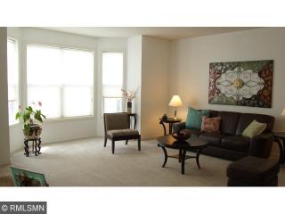 3164 Lexington Ave, Saint Paul, MN 55121-2237