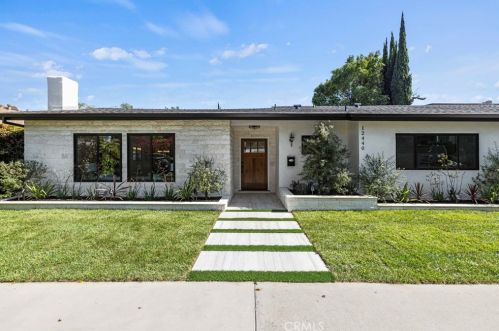 12440 Addison St, North Hollywood CA  91607-3546 exterior