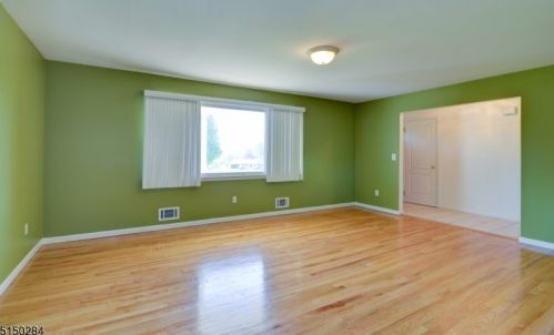 6 Sandra Rd, East Amwell Township NJ  08551-1009 exterior