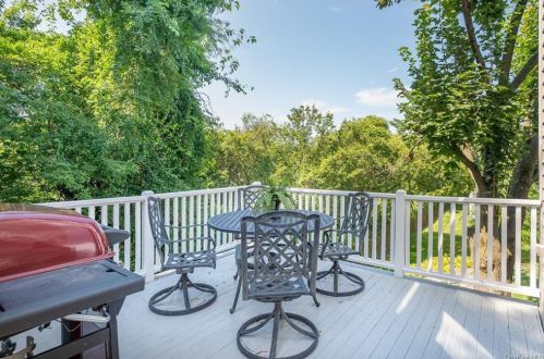 24 Brookridge Ct, Rye Brook NY  10573-3436 exterior