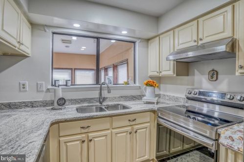 350 Pine Valley Rd, Dover DE  19904-7113 exterior