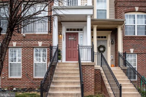 15837 John Diskin Cir, Woodbridge, VA 22191-6513
