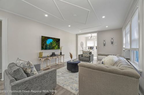 226 Davis Ave, Lacey NJ  08731-3519 exterior