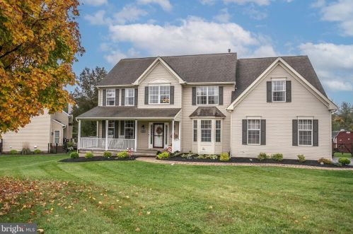 204 Devon Ln, Collegeville, PA 19473-2801