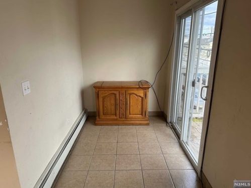 81 Paterson Ave, Paterson NJ 07522-1435 exterior