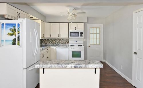 1045 6th St, Faribault MN  55021-4707 exterior