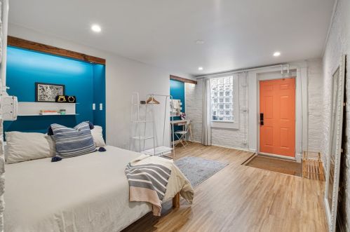 419 Carson St, Pittsburgh PA  15203-1019 exterior