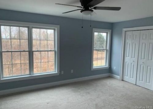 22 Hudson Cir, Marlborough NY  12542-6187 exterior