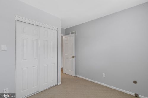 3102 Sapphire Ct, Wilmington DE  19810-2241 exterior