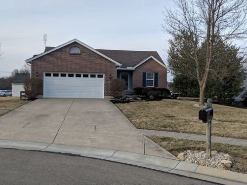 438 Little Creek Dr, Liberty Township, OH 45036