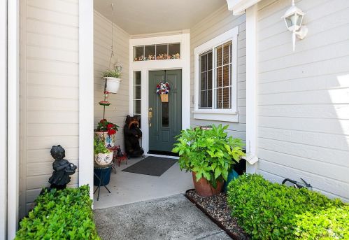 6519 Pine Valley Dr, Santa Rosa, CA 95409-5888