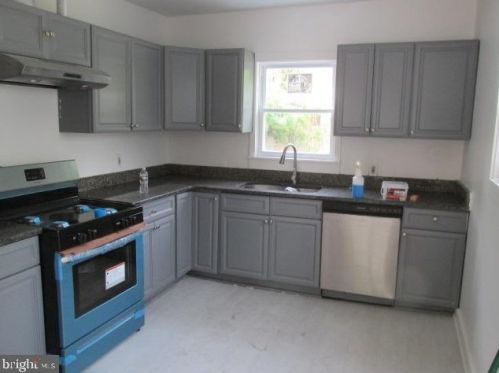 176 Parkinson Ave, Trenton, NJ 08610-5904