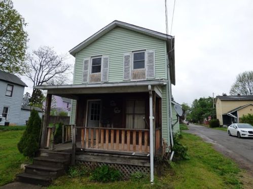 160 4th Ave, Hermitage, PA 16146-2262