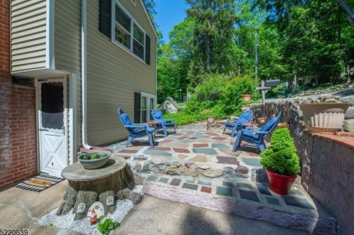 21 Lagoon Trl, Kinnelon NJ  07405-3310 exterior