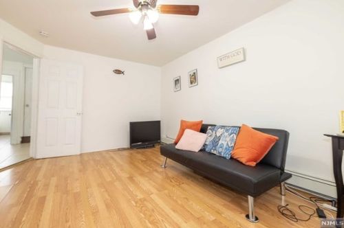 19 Gordon St, Ridgefield Park NJ  07660-1112 exterior