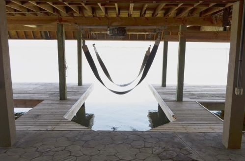 534 Paradise, Galveston TX  77554-6189 exterior