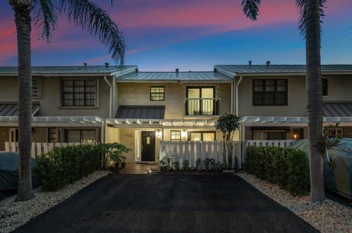 732 12th Ter, Boynton Beach, FL 33435-3222