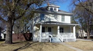 624 10th Ave, Winfield, KS 67156-3705